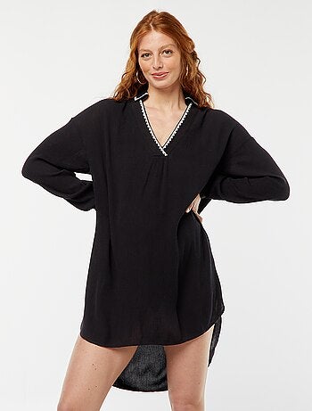 Chemise de plage longue avec encolure brodée
