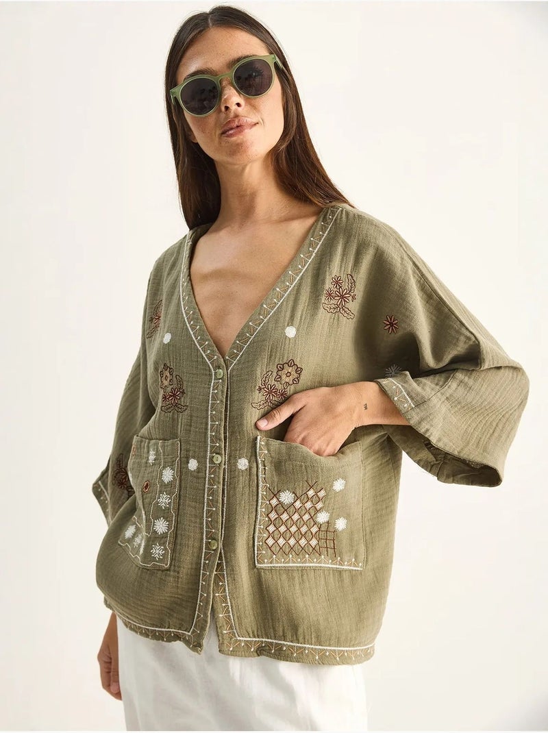 Chemise en coton crêpe brodée à col v lucci Kaki - Kiabi