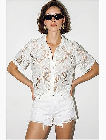 Chemise en dentelle à fleurs avec boutons lucci