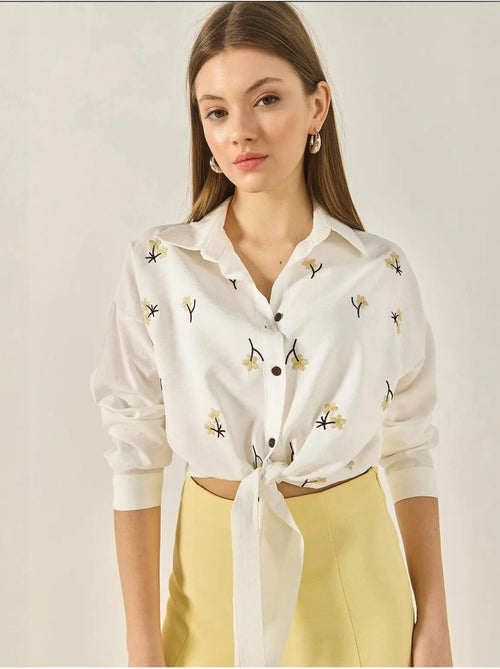 Chemise en popeline brodée avec fermeture à boutons lucci - Kiabi