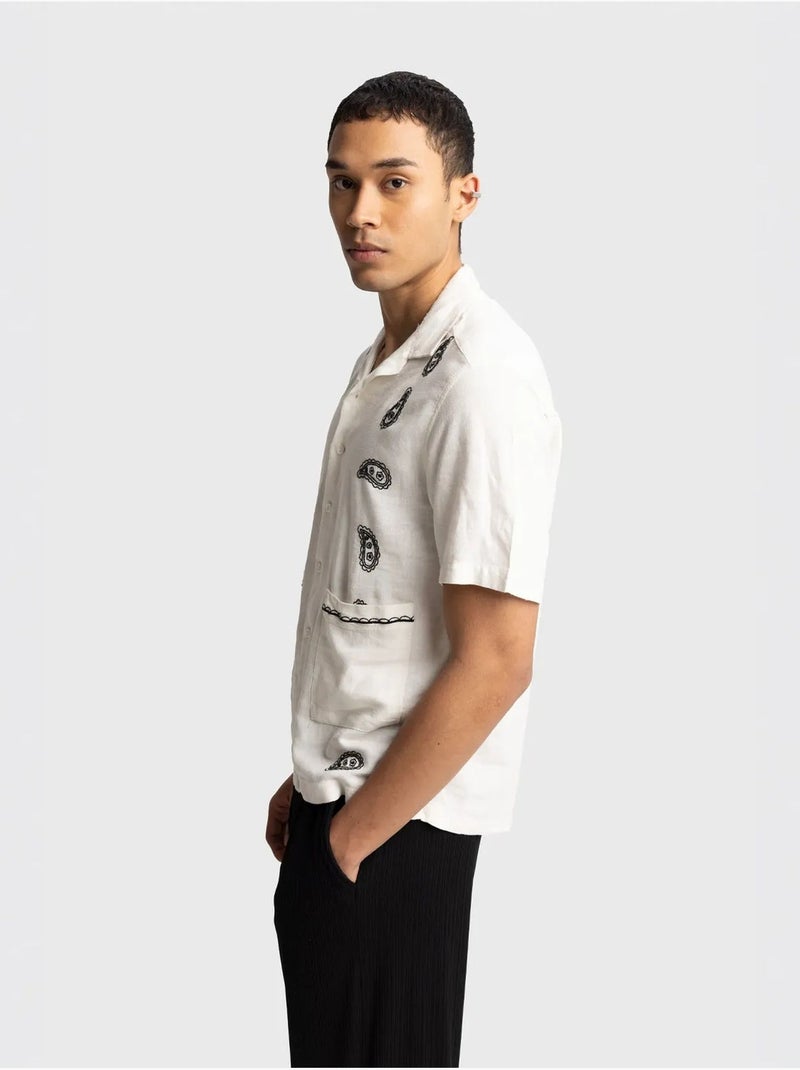 Chemise homme en popeline de coton brodée à manches courtes giesto Blanc cassé - Kiabi
