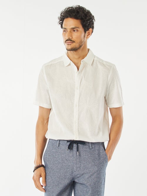 Chemise manches courtes à motifs brodés - Kiabi