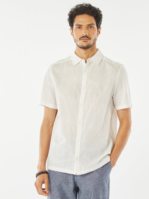 Chemise manches courtes à motifs brodés - Kiabi