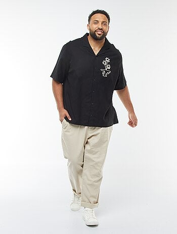 Chemise manches courtes avec broderies fantaisies devant