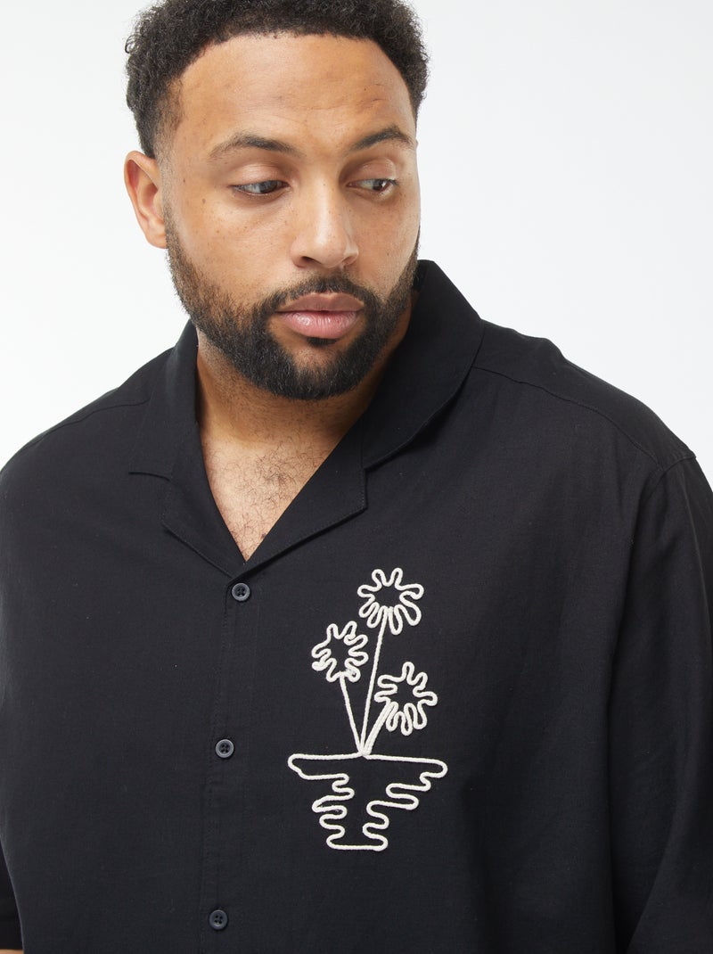 Chemise manches courtes avec broderies fantaisies devant noir - Kiabi