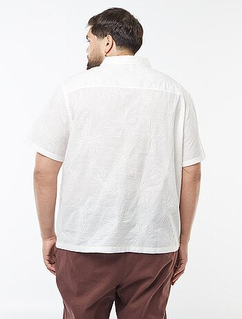 Chemise manches courtes avec broderies fleurs all over