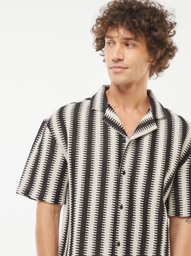 Chemise manches courtes avec motif fantaisie Noir - Kiabi