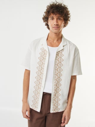 Chemise manches courtes en lin mélangé avec broderies