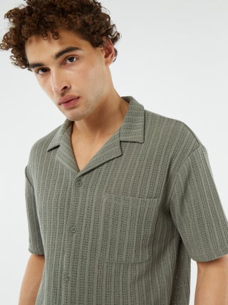 Chemise manches courtes en matière ajourée