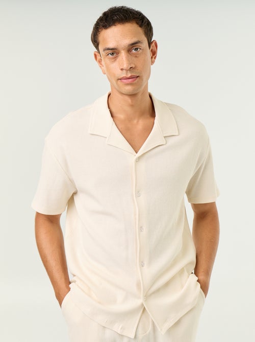 Chemise manches courtes en matière gaufrée - Kiabi Chemise manches courtes en matière gaufrée - Kiabi