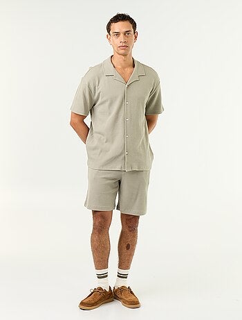 Chemise manches courtes en matière gaufrée