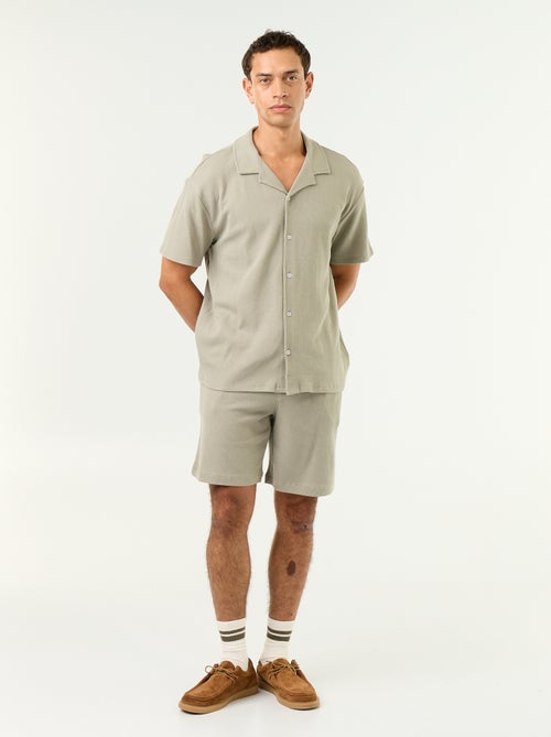 Chemise manches courtes en matière gaufrée - Kiabi Chemise manches courtes en matière gaufrée - Kiabi