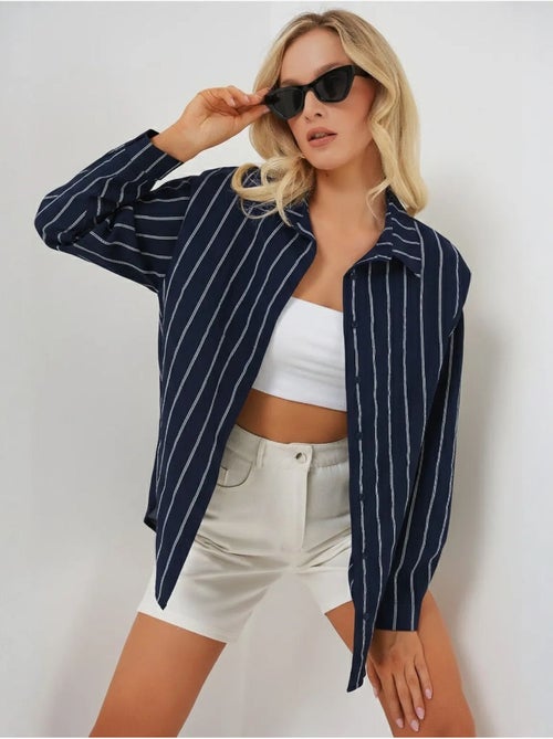Chemise oversize texturée à rayures avec fermeture à boutons bdart - Kiabi Chemise oversize texturée à rayures avec fermeture à boutons bdart - Kiabi