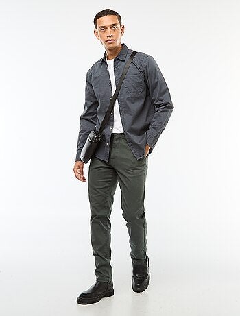 Chemise unie coupe droite / Regular fit