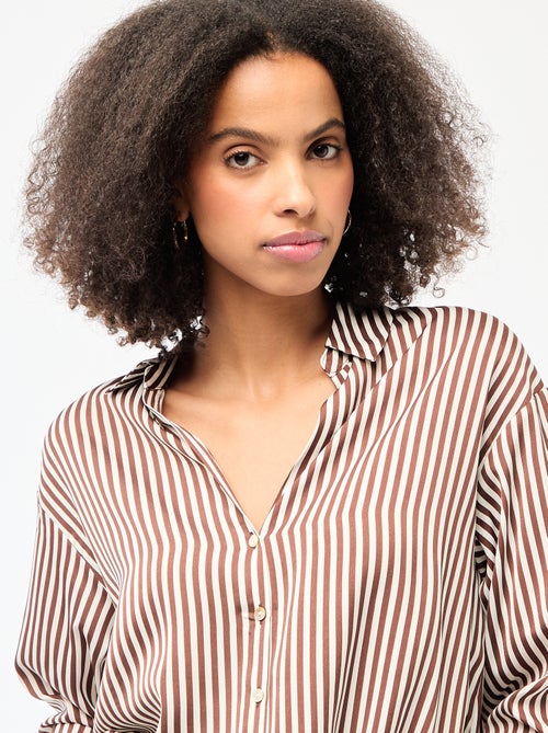 Chemisier manches longues en satin uni - Kiabi