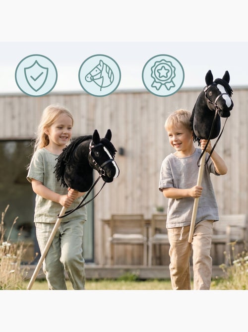 Cheval à bâton hobby horse en bois et peluche mamabrum dès 3 ans 68 cm - Kiabi Cheval à bâton hobby horse en bois et peluche mamabrum dès 3 ans 68 cm - Kiabi