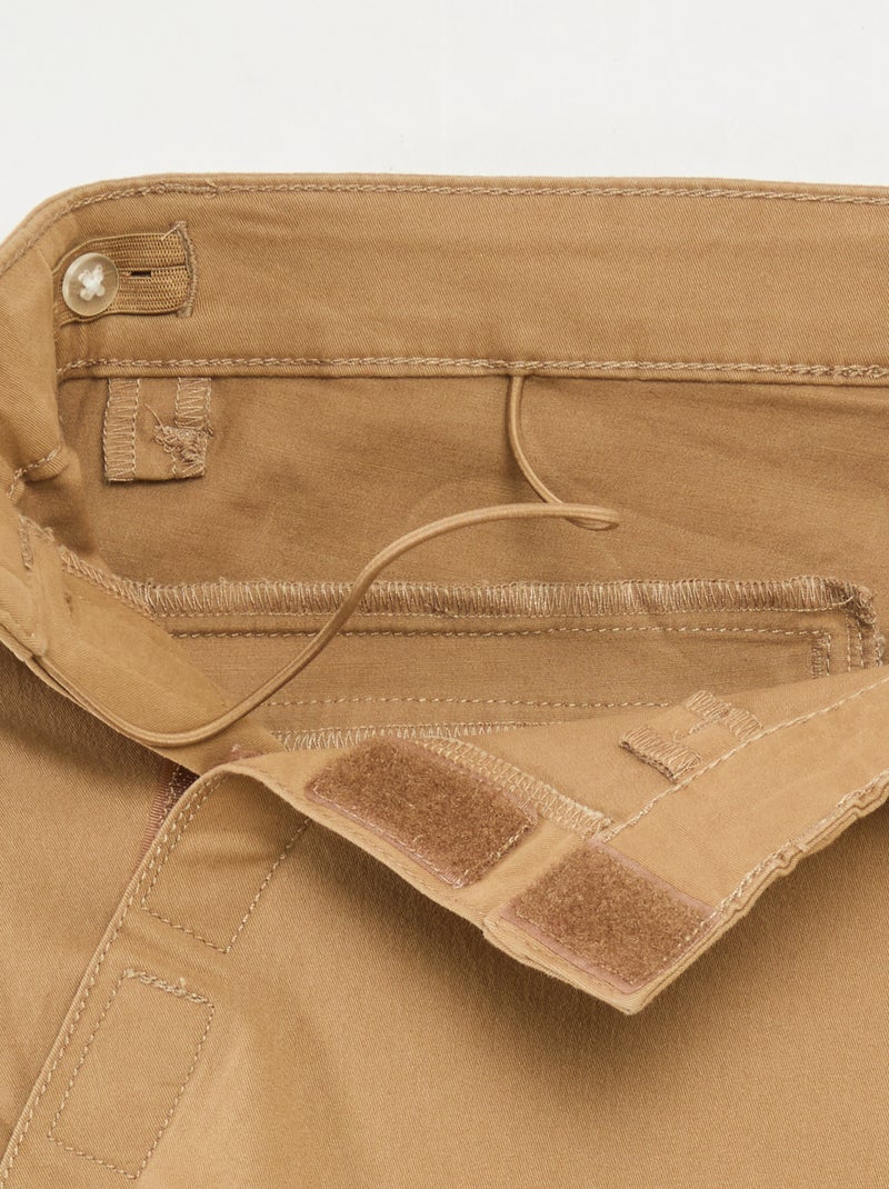 Chino broek - gemakkelijk aan te trekken collectie Biege - Kiabi