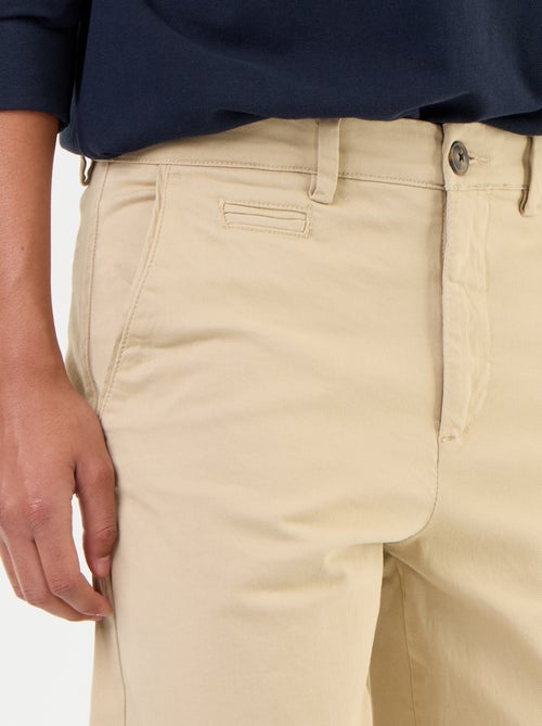 Chino uni taille standard - Kiabi Chino uni taille standard - Kiabi