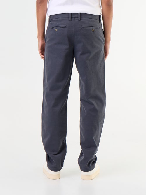 Chino uni taille standard - Kiabi Chino uni taille standard - Kiabi