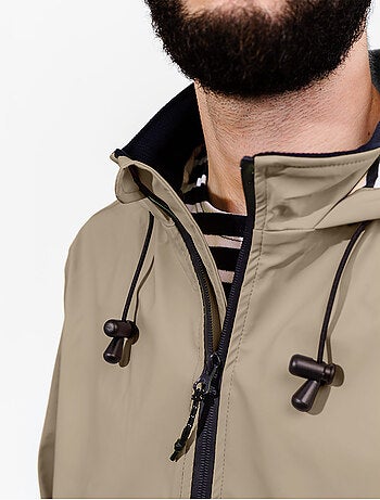 Ciré homme 'Breizh Ocean', Coutures et zip étanches, Doublure rayée de style marinière.