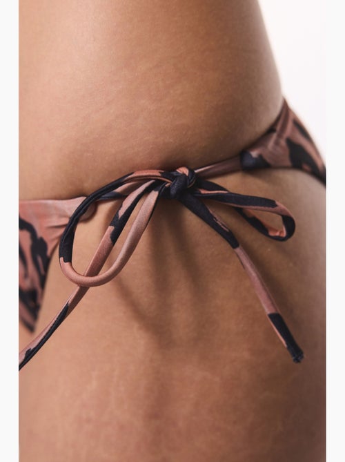 Clove bikinibroekje met luipaardprint en strik penti - Kiabi Clove bikinibroekje met luipaardprint en strik penti - Kiabi