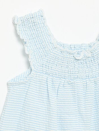 Combinaison short rayée en seersucker avec smock et broderies