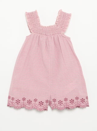 Combinaison short rayée en seersucker avec smock et broderies