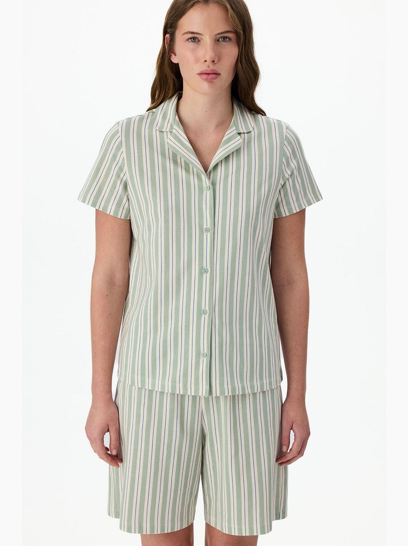 Comfortabele gestreepte pyjamaset met kortemouwen hemd penti Wit Groen - Kiabi