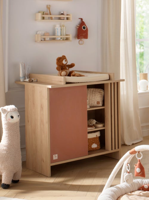 Commode met 1 gekleurde deur en 3 open vakken met houten lattenwand in zachte eik decor - Kiabi Commode met 1 gekleurde deur en 3 open vakken met houten lattenwand in zachte eik decor - Kiabi