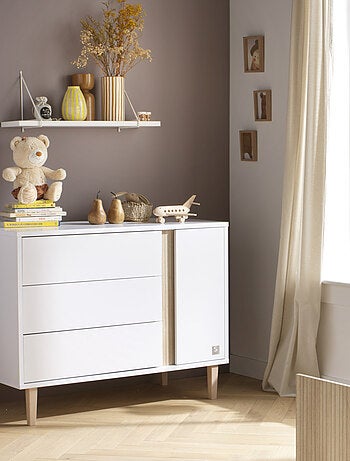 Commode met 3 laden en 1 deur met houten poten