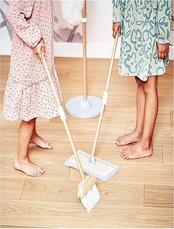 Complete houten schoonmaakset voor kinderen – opbergrek en 5 accessoires
