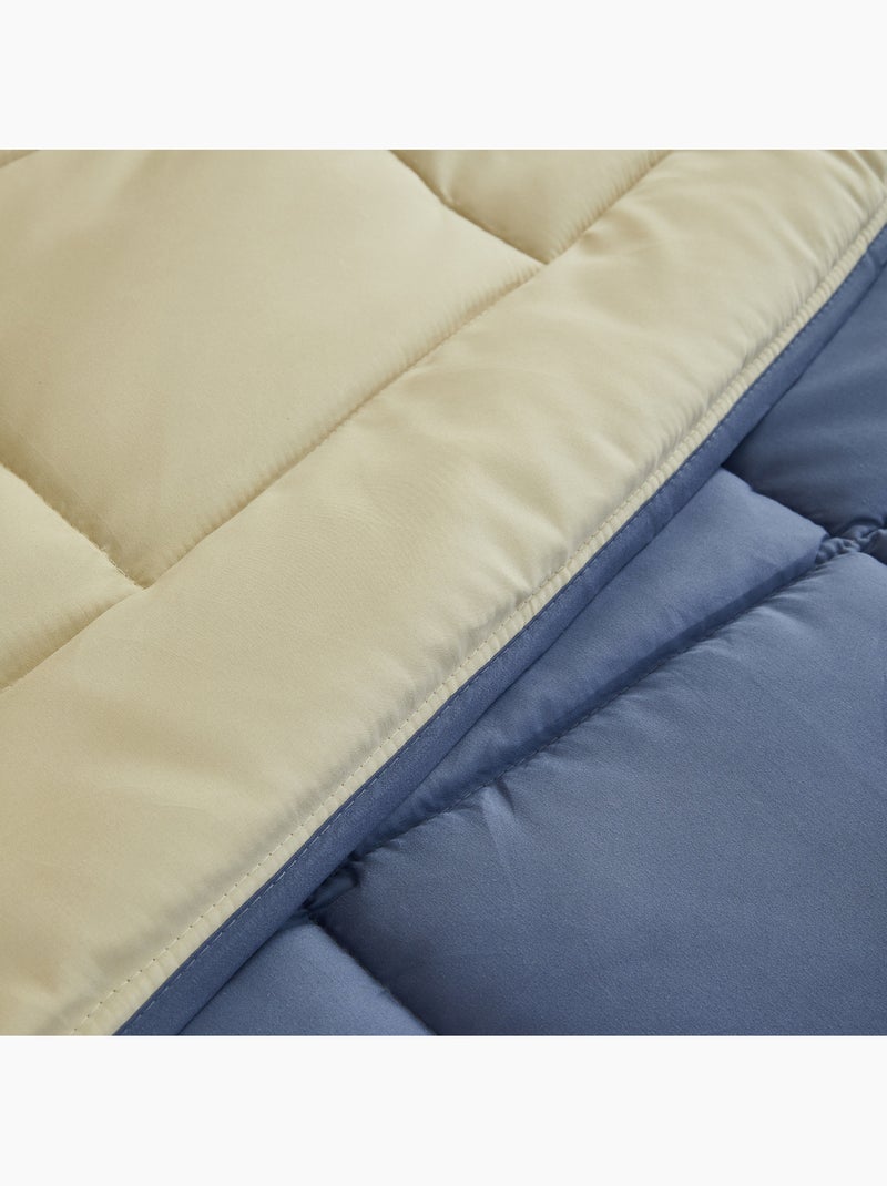 Couette chaude microfibre bicolore 400 gr/m2 Bleu azur - Kiabi