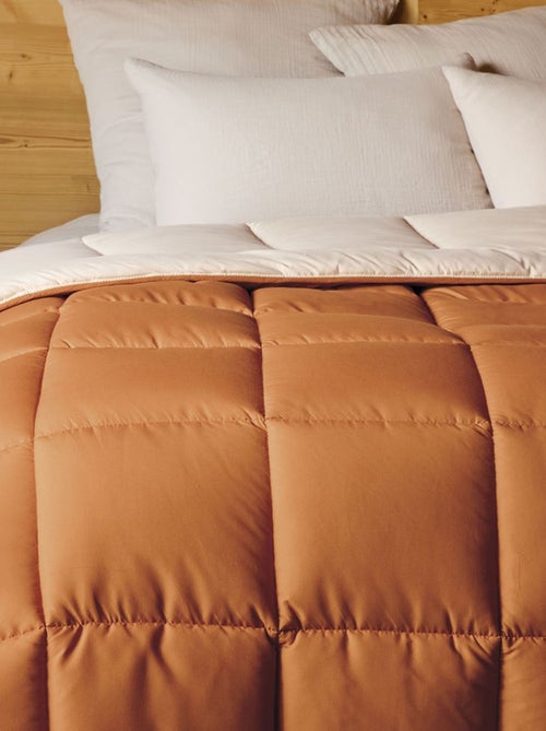 Couette chaude microfibre bicolore 400 gr/m2 - Kiabi Couette chaude microfibre bicolore 400 gr/m2 - Kiabi