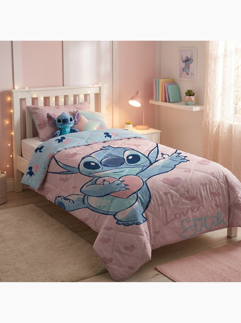 Couette Imprimée Disney Stitch 140x200cm – Garnissage 250gr – 100% Polyester – Licence Officielle Beige/Rose - Kiabi