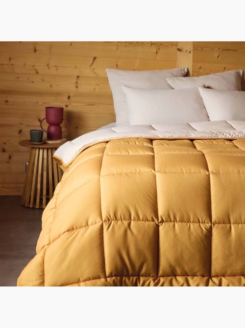 Couette légère réversible bicolore en microfibre 200 gr/m² - Kiabi Couette légère réversible bicolore en microfibre 200 gr/m² - Kiabi