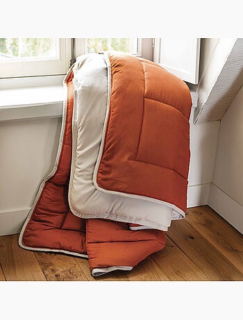 Couette légère réversible bicolore en microfibre 200 gr/m²
