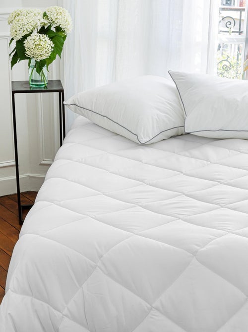 Couette microfibre été 200 gr - Kiabi Couette microfibre été 200 gr - Kiabi