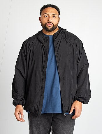 Coupe vent uni pliable dans la capuche