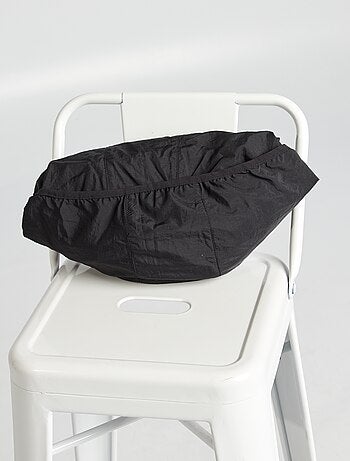 Coupe vent uni pliable dans la capuche