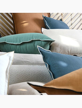 Coussin coton volant plat feston noir