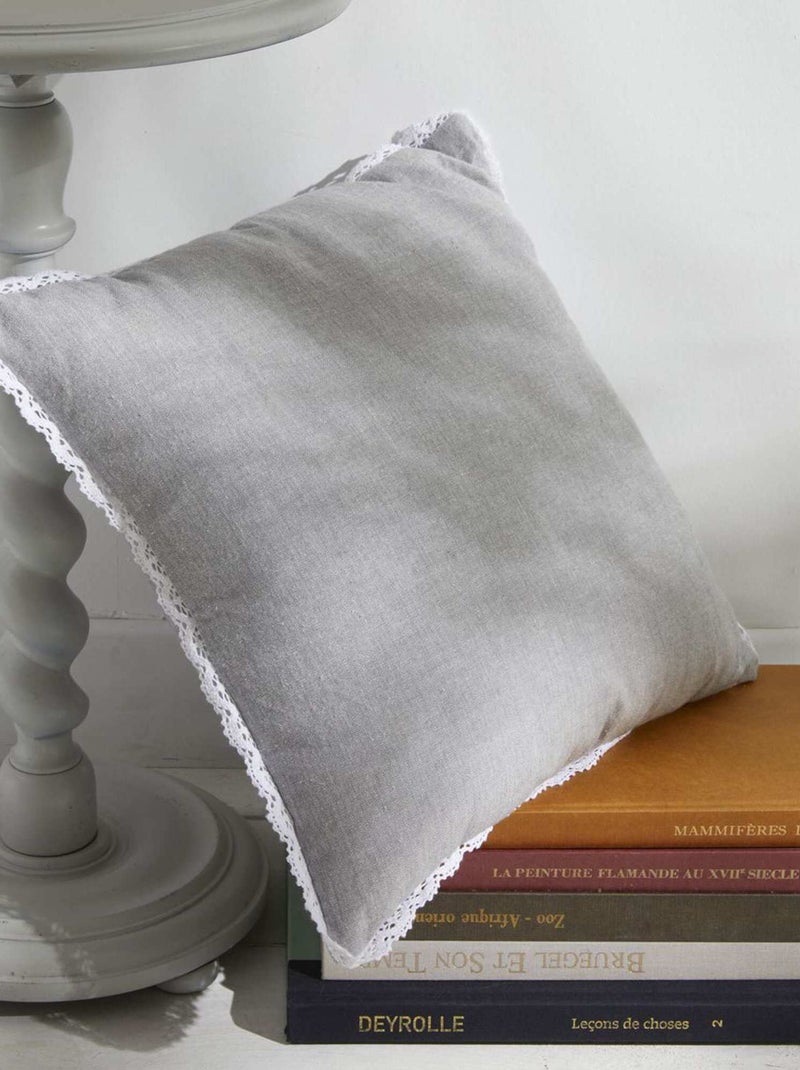 Coussin déhoussable avec dentelle 'Today' Gris - Kiabi