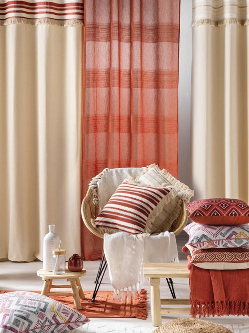 Coussin déhoussable en coton tissé avec franges et rayures en relief - Kiabi