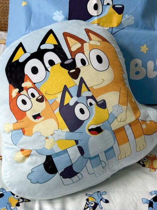 Coussin forme imprimé 100% polyester, bluey family - Kiabi