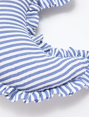 Coussin lune à rayures et volants