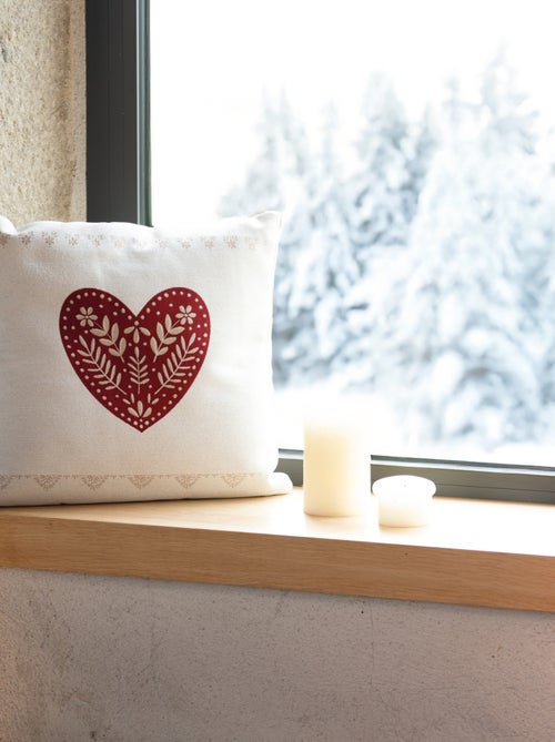 Coussin montagne cœur rouge - Kiabi
