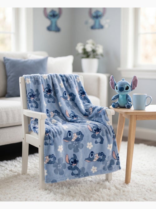 Couverture Flanelle Disney Stitch 130x160cm – All-Over Fleurs Bleu – 100% Polyester - Kiabi Couverture Flanelle Disney Stitch 130x160cm – All-Over Fleurs Bleu – 100% Polyester - Kiabi