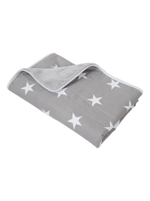 Couverture imprimée étoile en coton et polaire 80 x 80 cm 'Little Stars' ROBA - Kiabi Couverture imprimée étoile en coton et polaire 80 x 80 cm 'Little Stars' ROBA - Kiabi