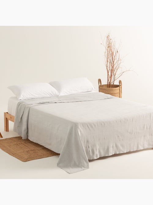 Couverture type Plaid, tissu texturé en fil teint, avec bordure finie - Gamusi - Kiabi Couverture type Plaid, tissu texturé en fil teint, avec bordure finie - Gamusi - Kiabi