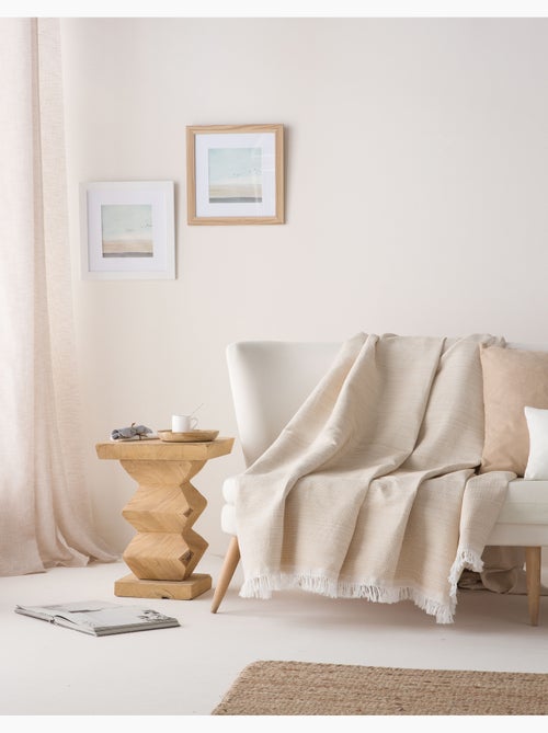 Couverture type Plaid, tissu texturé en fil teint en relief en nid d'abeille, avec franges - Gamusi - Kiabi Couverture type Plaid, tissu texturé en fil teint en relief en nid d'abeille, avec franges - Gamusi - Kiabi