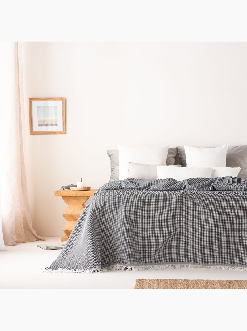 Couverture type Plaid, tissu texturé en fil teint en relief en nid d'abeille, avec franges - Gamusi Noir - Kiabi